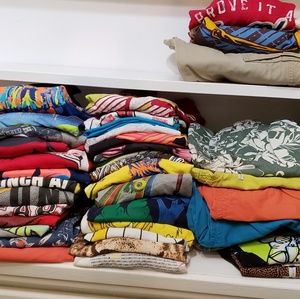 Children place clothes!